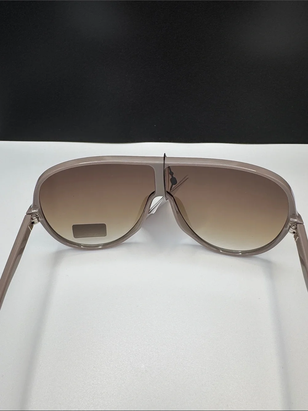 Men's Taupe Aviator Sunglasses - Gradient Lenses